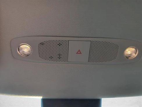 Used 2021 Tesla Model Y Performance image 17