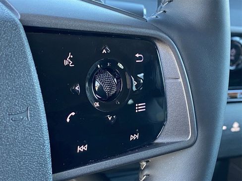 Certified 2025 Nissan Murano SV image 32