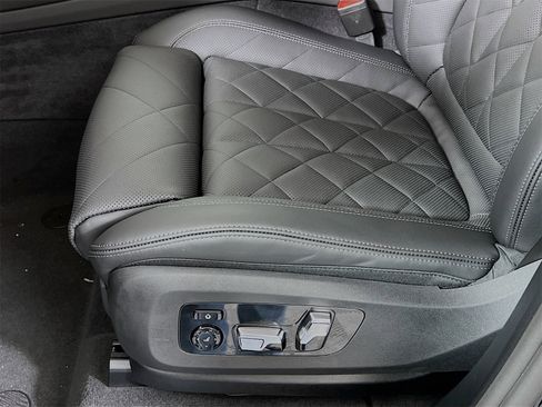 New 2026 BMW X5 xDrive50e w/ Climate Comfort Package image 22