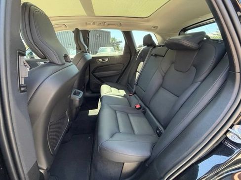 Used 2024 Volvo XC60 B5 Plus AWD/4WD image 21