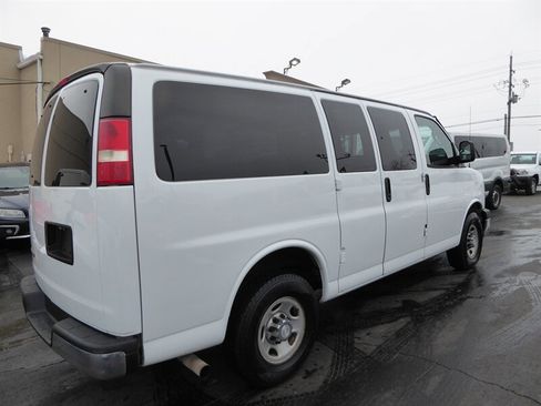 Used 2017 Chevrolet Express 2500 LT w/ LT Preferred Equipment Group image 7