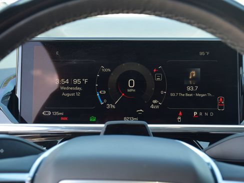 Used 2025 GMC Sierra EV Denali AWD/4WD image 9
