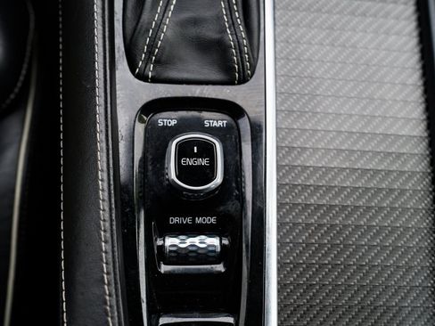 Used 2017 Volvo XC90 T5 R-Design w/ Vision Package image 17