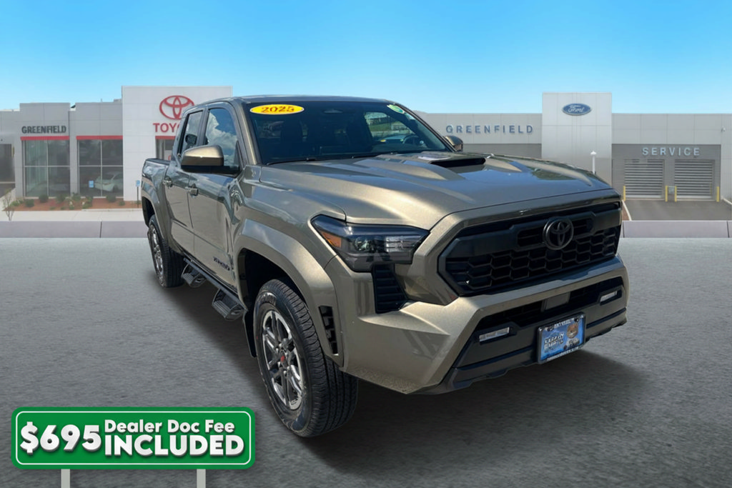 Used 2025 Toyota Tacoma TRD Sport AWD/4WD image 1