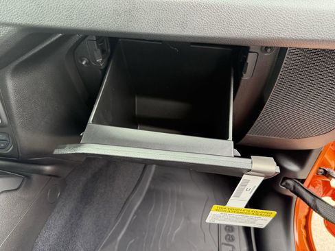 New 2025 Jeep Gladiator Sport image 40