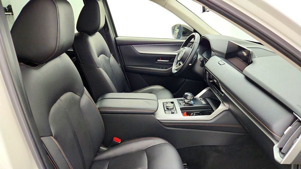 Used 2025 MAZDA CX-70 3.3 Turbo w/ Preferred Package AWD/4WD image 24