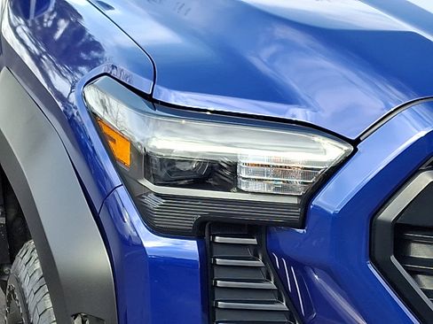 Used 2025 Toyota Tacoma TRD Off-Road image 9