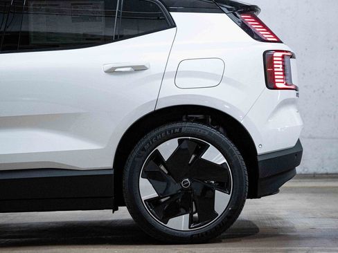 New 2026 Volvo EX30 Ultra image 4