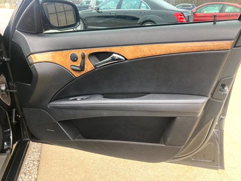 Used 2008 Mercedes-Benz E 350 4MATIC Sedan image 13