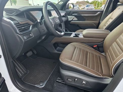 New 2026 GMC Acadia Denali Ultimate FWD image 10