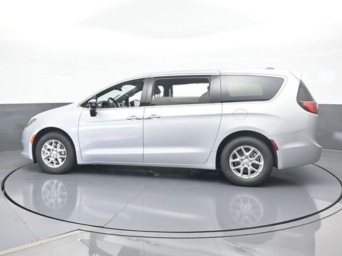 New 2026 Chrysler Voyager LX image 3