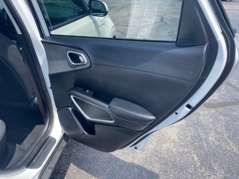 Used 2020 Kia Soul LX FWD image 14