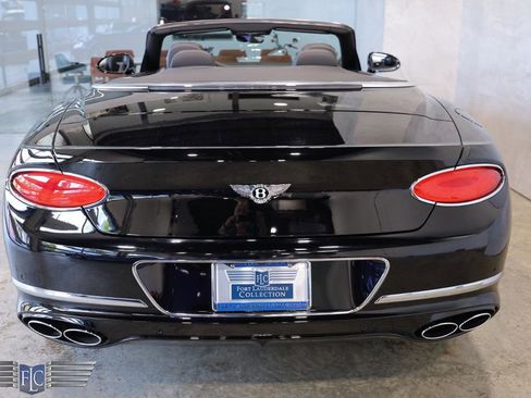 Used 2022 Bentley Continental GT V8 image 8