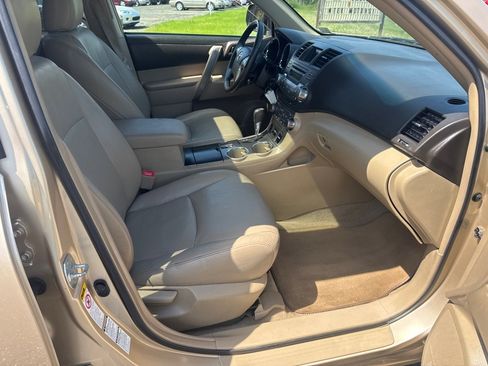 Used 2010 Toyota Highlander SE image 27