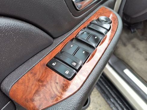 Used 2008 Chevrolet Avalanche LT image 16