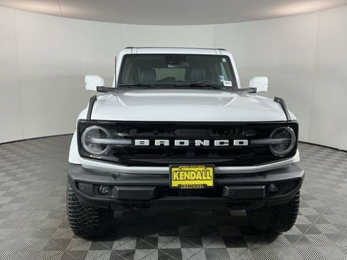 Used 2023 Ford Bronco Outer Banks image 2