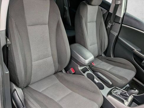Used 2013 Hyundai Elantra GT FWD image 19