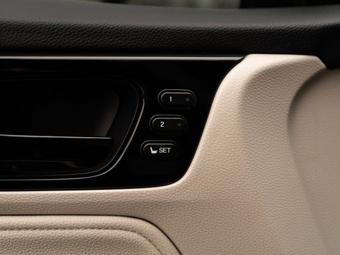 Used 2025 Honda Odyssey Elite image 40