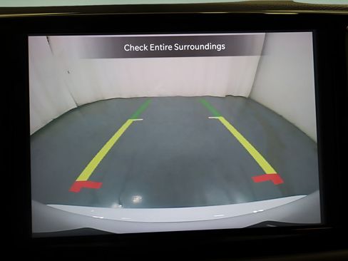 Certified 2023 Chrysler Pacifica Touring-L FWD image 23