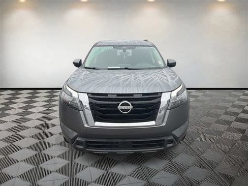 Used 2024 Nissan Pathfinder SV FWD image 2