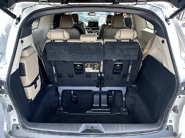 Used 2021 Toyota Sienna XLE FWD image 13