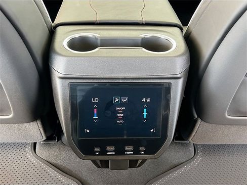 New 2026 GMC Yukon AT4 Ultimate image 18