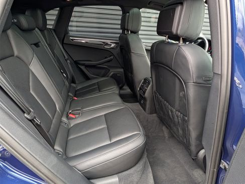 Used 2025 Porsche Macan image 23