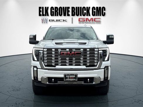 Used 2025 GMC Sierra 3500 Denali image 9