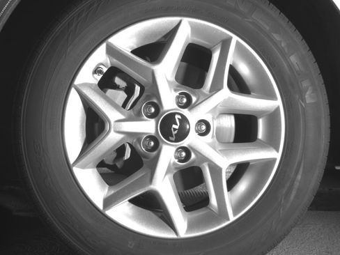 Used 2025 Kia Soul LX w/ LX Technology Package FWD image 12