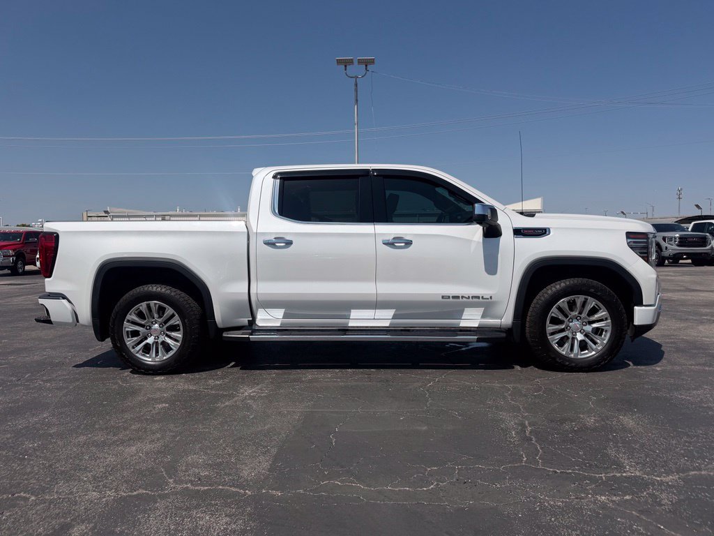 Used 2023 GMC Sierra 1500 Denali w/ Technology Package AWD/4WD image 4