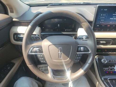 Used 2023 Lincoln Nautilus Reserve AWD/4WD image 31