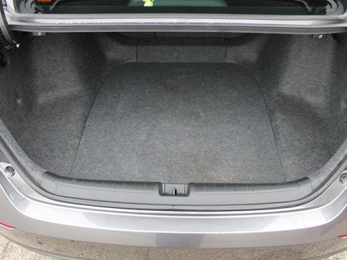 Used 2018 Honda Accord Touring image 18