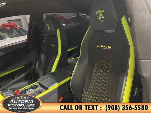Used 2022 Lamborghini Urus AWD/4WD image 12