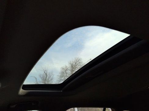 Used 2026 Chevrolet Trax RS w/ Sunroof Package image 23