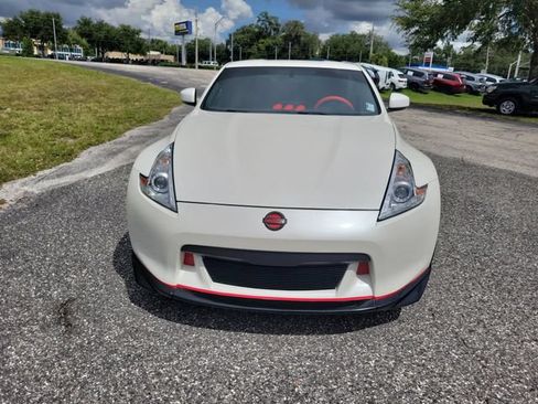 Used 2010 Nissan 370Z Coupe RWD image 5