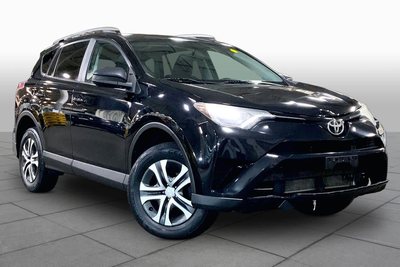 Used 2016 Toyota RAV4 LE AWD/4WD image 3