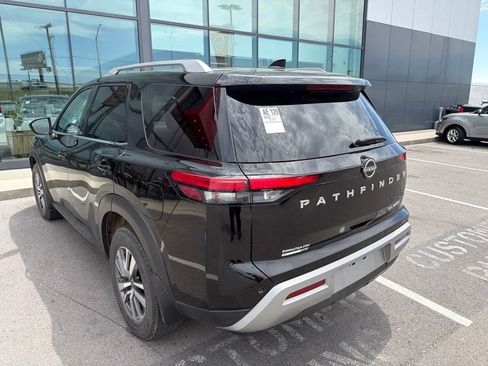 Used 2022 Nissan Pathfinder SL AWD/4WD image 7