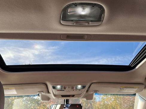 Used 2019 Subaru Outback 2.5i Touring w/ Popular Package #3A image 17