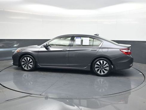 Used 2017 Honda Accord Touring image 7