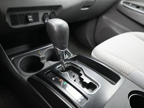 Used 2014 Toyota Tacoma Base image 15