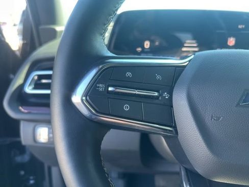 Certified 2025 Chevrolet Traverse Z71 w/ Driver Confidence Package image 19