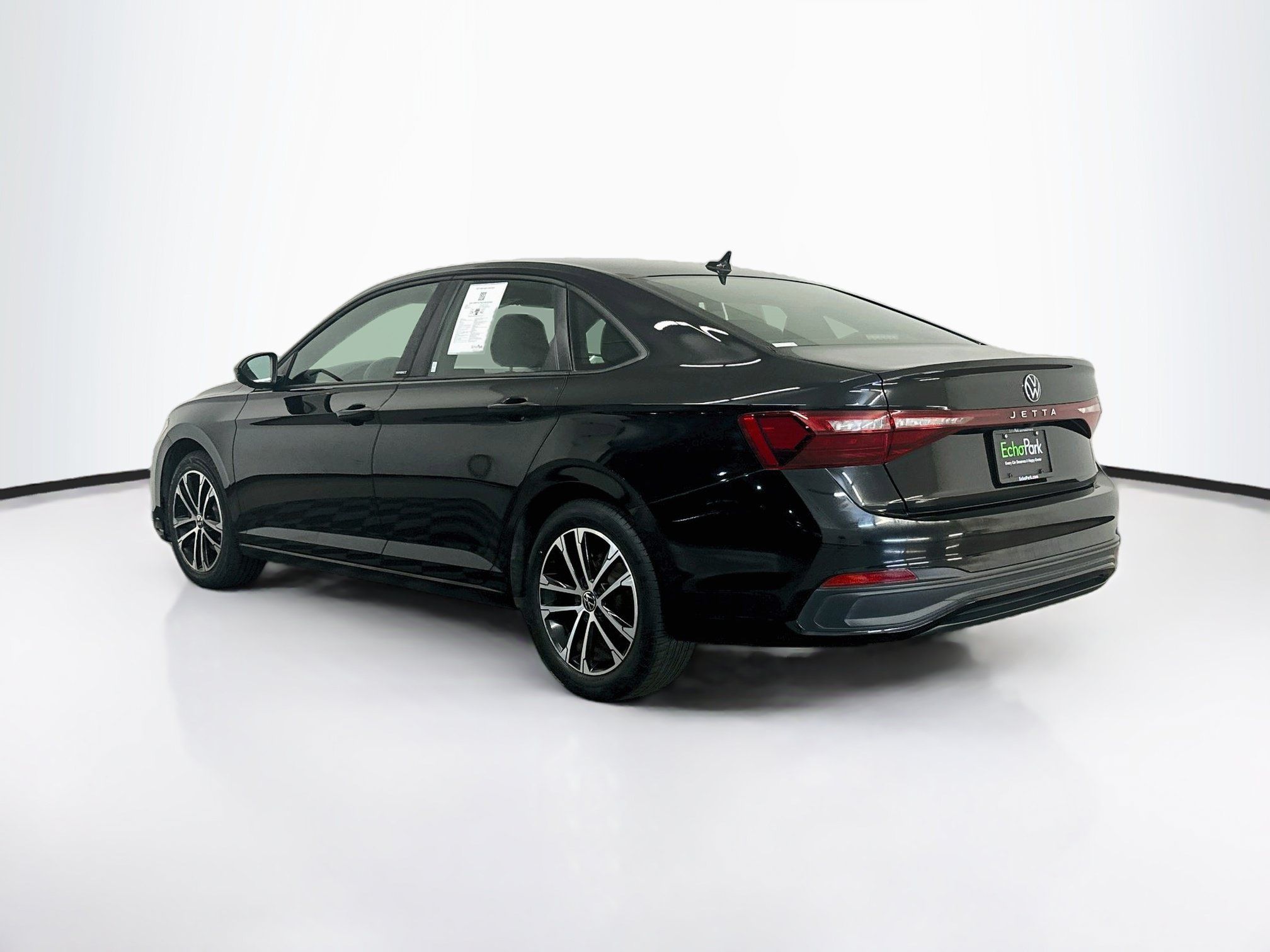 Used 2025 Volkswagen Jetta Sport FWD image 5