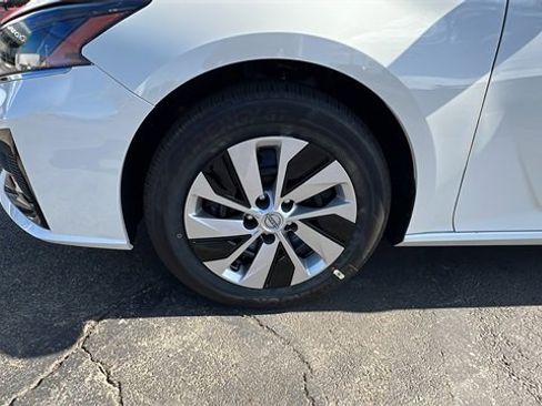 New 2025 Nissan Altima 2.5 S image 11