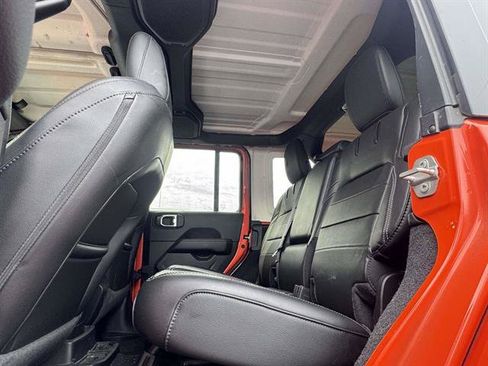 Used 2023 Jeep Wrangler Unlimited Sahara w/ Cold Weather Group AWD/4WD image 9