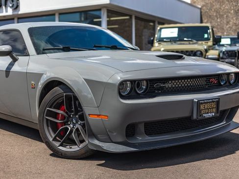 Used 2019 Dodge Challenger R/T Scat Pack RWD image 3