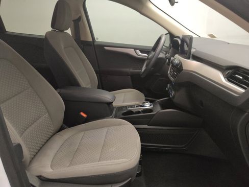 Used 2020 Ford Escape SE FWD image 21
