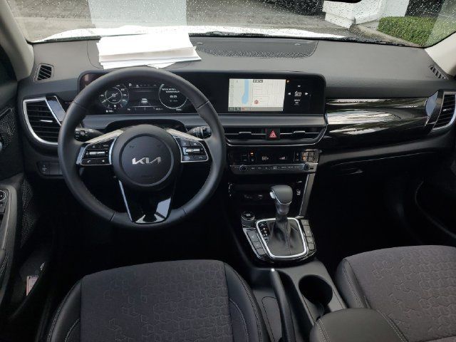 Certified 2024 Kia Seltos X-Line AWD/4WD image 12