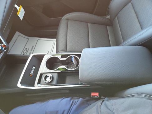 New 2026 Chevrolet Equinox LT w/ Convenience Package II image 57