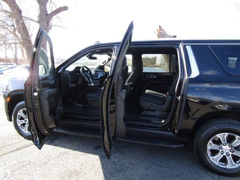 Used 2022 GMC Yukon XL SLE image 25