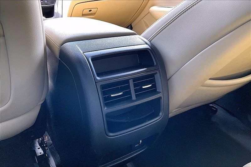 Used 2018 Cadillac XT5 Luxury w/ Driver Awareness Package FWD image 20